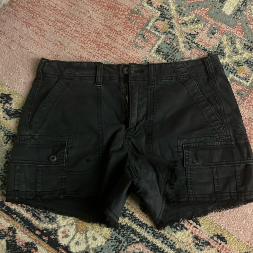 American Eagle, black cargo shorts